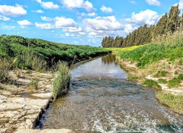 israel/sharon-plain/attraction/lookout-and-observation-stock-mishmar-hasharon-and-reservoirs-emek-hefer