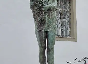 Monument- Zur errinrung an der Abschluss der Städtepartnerschsft...