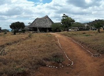kenya/taita-hills/attraction/lualenyi-camp