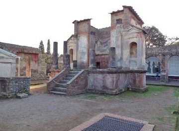 italy/pompeii/attraction/temple-of-isis
