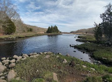 massachusetts/bristol-county/attraction/mass-audubon-s-allens-pond-wildlife-sanctuary