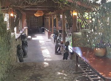 sierra-leone/tacugama-chimpanzee-sanctuary/attraction/toma-garden