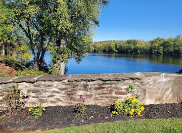 pennsylvania/upper-delaware-valley/attraction/uhlerstown-frenchtown-bridge