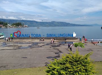 indonesia/north-sumatra/attraction/pantai-bebas-parapat-danau-toba