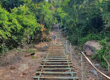 paraguay/ypacarai/attraction/escalinata-cerro-antena
