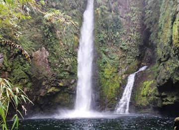 chile/patagonia/attraction/sendero-cascadas-escondidas