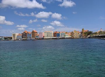 curacao/jan-thiel-beach/attraction/brion-square