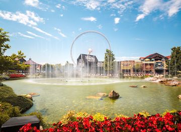 tennessee/appalachian-mountains/attraction/the-island-in-pigeon-forge
