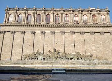 mexico/guadalajara/attraction/plaza-fundadores