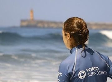 portugal/minho/attraction/porto-surf-school