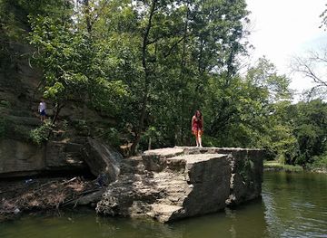 kentucky/louisville/attraction/cherokee-park-big-rock