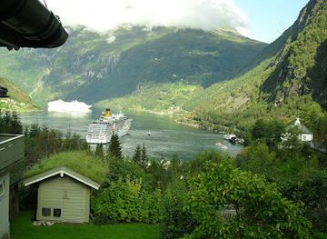 norway/geirangerfjord/attraction/blair-s-view-point
