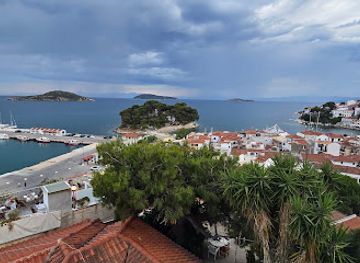 greece/sporades/attraction/clock-tower