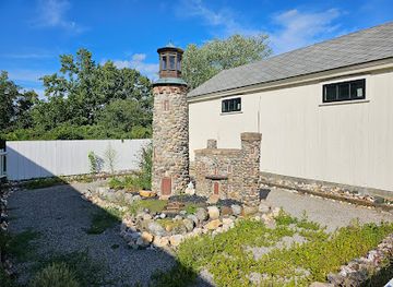 connecticut/bridgeport/attraction/miniature-lighthouse