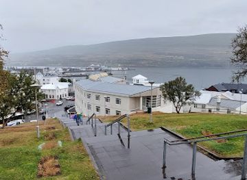 iceland/akureyri/attraction/kirkjutroppurnar