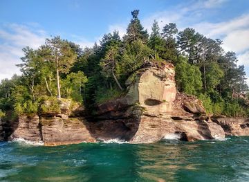 michigan/pictured-rocks-national-lakeshore/attraction/grand-island-national-recreation-area