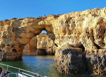 portugal/algarve/attraction/algar-da-albandeira