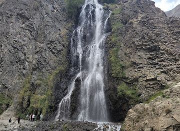 pakistan/deosai-national-park/attraction/manthokha-waterfall