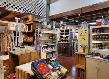 washington/columbia-river-gorge/attraction/apple-valley-country-store