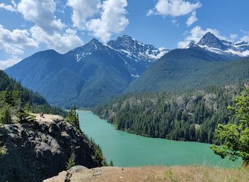 washington/north-cascades-national-park/attraction/ross-lake-national-recreation-area