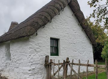 united-kingdom/dumfriesshire/attraction/cruck-cottage
