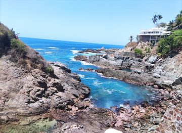 mexico/acapulco/attraction/playa-tabachines