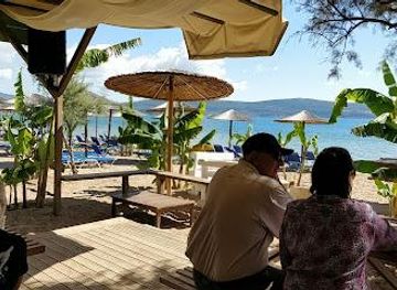 greece/kalamata/attraction/divari-beach-bar-rossos