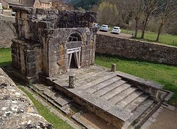 france/tarn-gorges/attraction/mausolee-romain