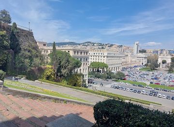italy/genoa/foce/attraction/piazza-della-vittoria