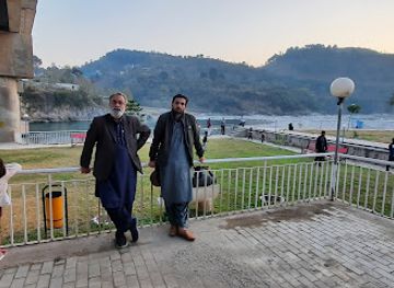 pakistan/azad-jammu-and-kashmir/attraction/sirinagar-cafe-tattapani