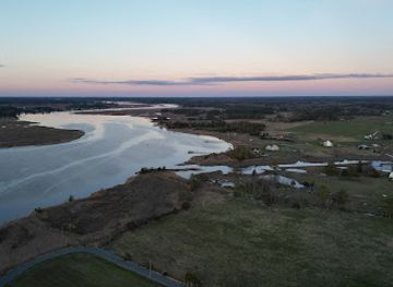 maryland/janes-island-state-park/attraction/harrison-landing-beach