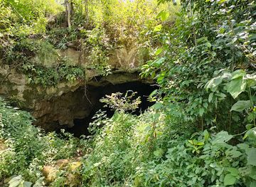 kenya/chyulu-hills-national-park/attraction/kisula-caves