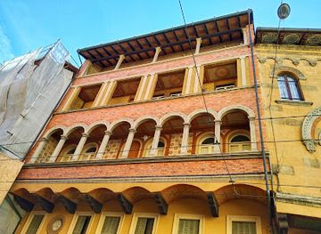 italy/modena/attraction/logge-medievali