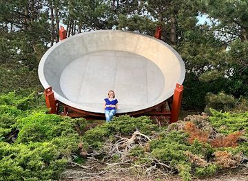 michigan/traverse-city/attraction/world-s-largest-cherry-pie-pan