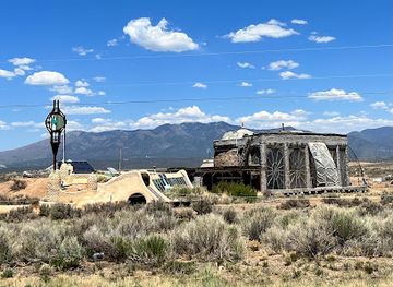 new-mexico/sangre-de-cristo-mountains/attraction/earthship-visitor-center