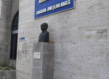 romania/pitesti/attraction/bustul-alexandru-davila