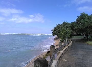 puerto-rico/san-juan/isla-verde/attraction/paseo-tablado-de-pinones