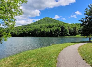 virginia/blue-ridge-parkway/attraction/peaks-of-otter-visitor-center