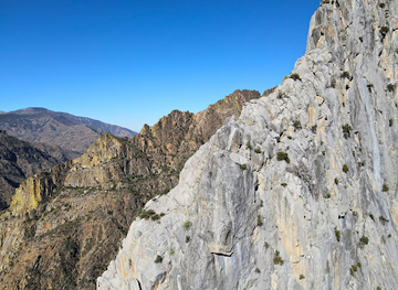 california/sequoia-national-park/attraction/kings-canyon-national-park-scenic-byway