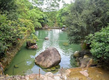 vietnam/ha-long/attraction/vuon-canh-treo-tranh