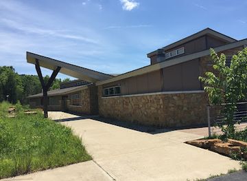 ohio/appalachian-ohio/attraction/edge-of-appalachia-preserve-office-eulett-center