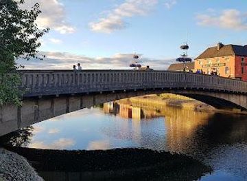 ireland/county-waterford/attraction/canal-square