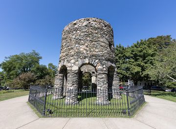 rhode-island/newport-cliff-walk/attraction/newport-tower