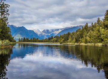 new-zealand/fox-glacier/attraction/lake-matheson-jetty-viewpoint