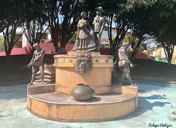 mexico/veracruz/zona-dorada/attraction/monumento-la-presencia-de-veracruz