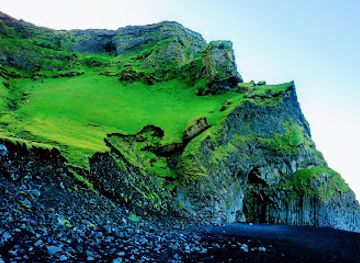 iceland/westman-islands/attraction/reynisdrangar-cliffs