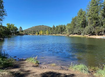 arizona/prescott-national-forest/attraction/goldwater-lake