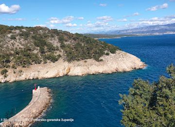 croatia/kvarner/attraction/narrowest-street