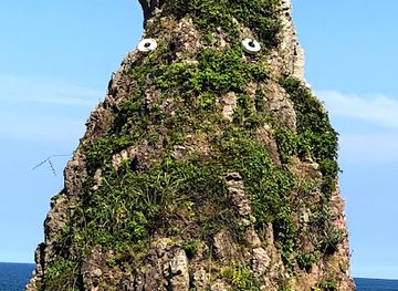 japan/noto/attraction/totoro-rock