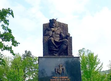 bosnia-and-herzegovina/tuzla/attraction/spomenik-kralju-tvrtko-i-kotromanic